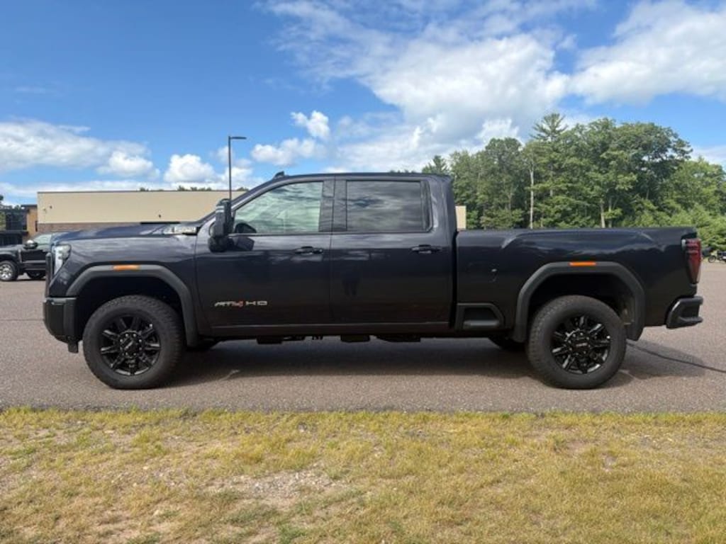 Used 2026 GMC Sierra 2500HD 4x4 Crew Cab AT4 Truck