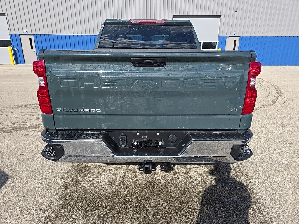 2025 Chevrolet Silverado 1500 LT photo 4