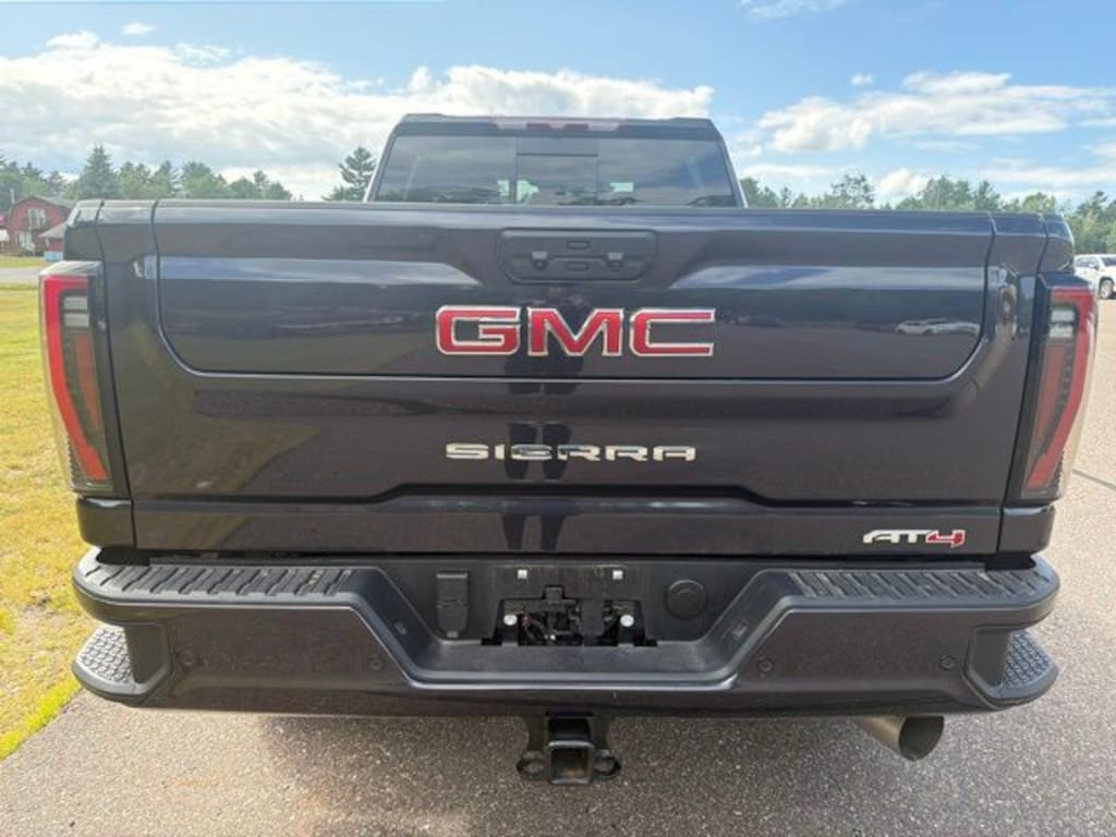 Used 2026 GMC Sierra 2500HD 4x4 Crew Cab AT4 Truck