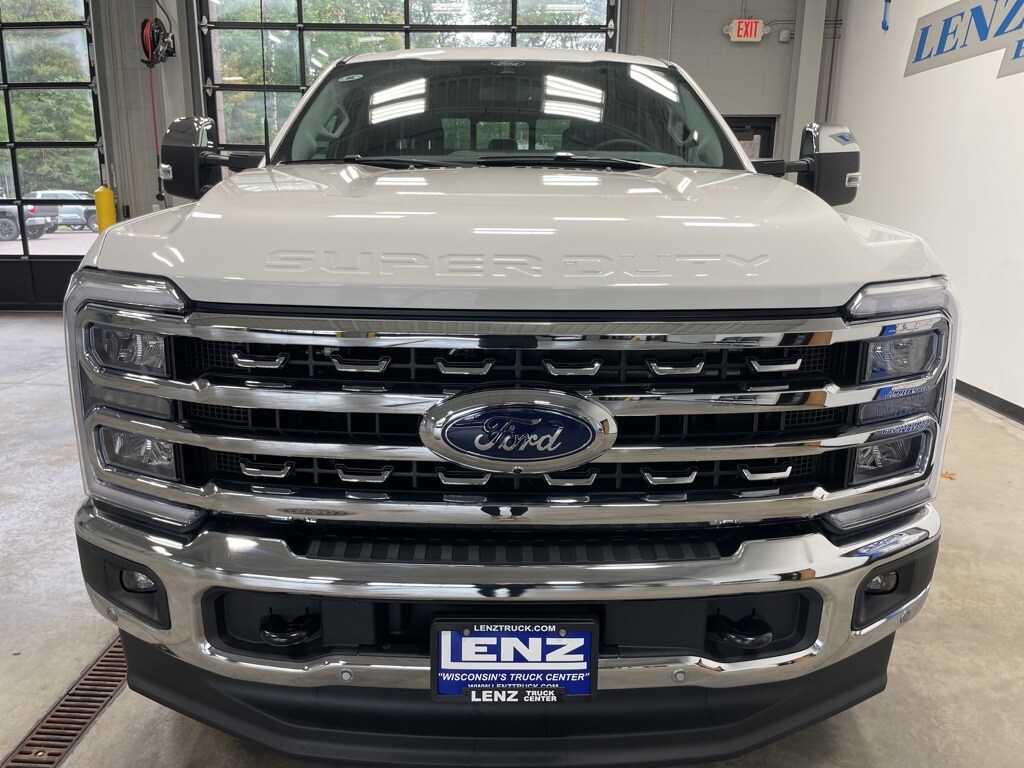 2025 Ford F-250 Lariat photo 3