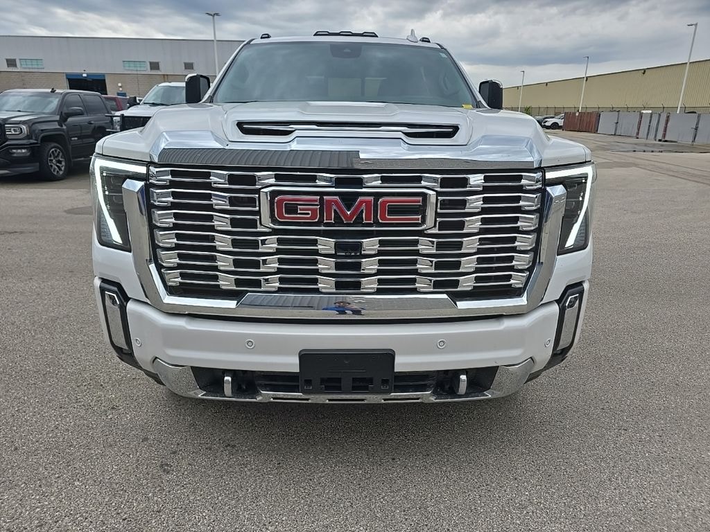 Used 2025 GMC Sierra 3500HD 4x4 Crew Cab Denali DRW Truck