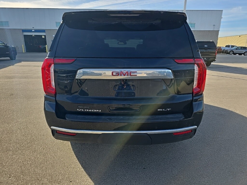 2023 Gmc Yukon SLT photo 3