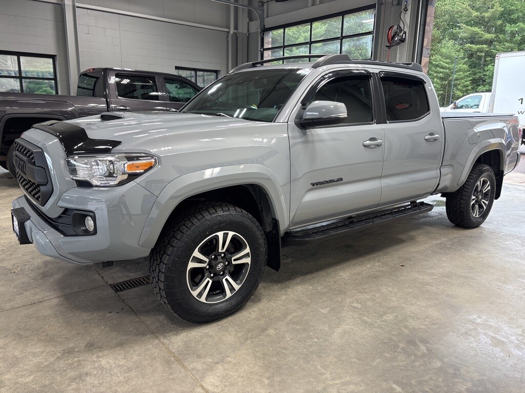 2021 Toyota Tacoma TRD Sport photo 4