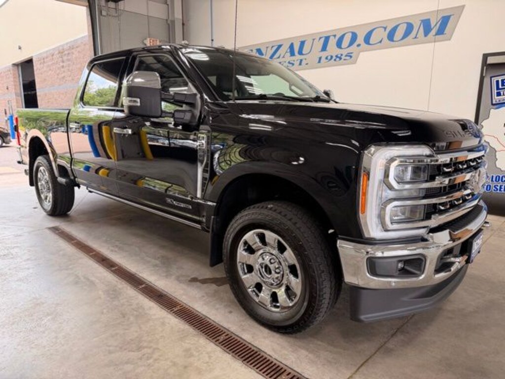 Used 2023 Ford F-250SD 4x4 Crew Cab Lariat Truck