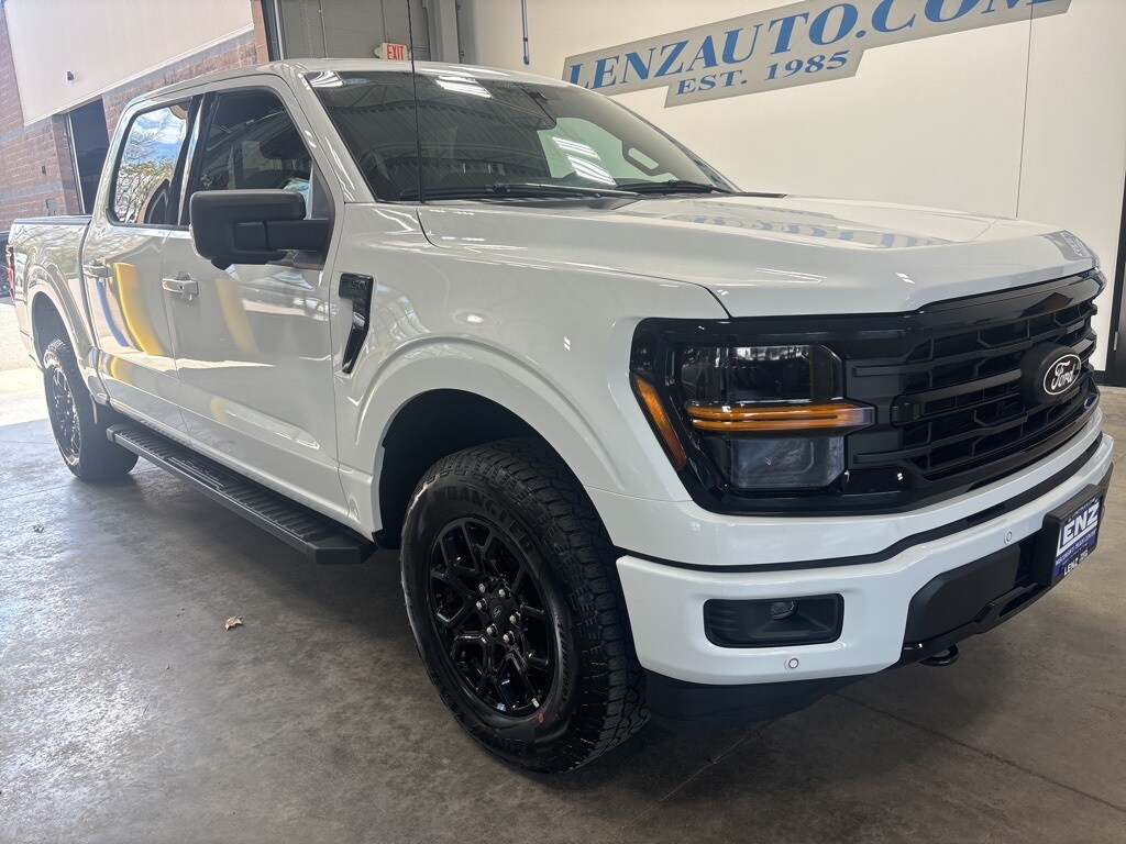 2024 Ford F-150 XLT photo 2
