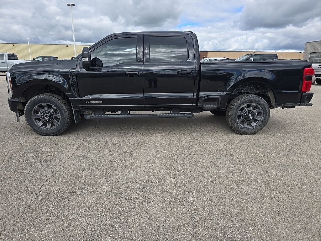 Used 2025 Ford F-250SD 4x4 Crew Cab Lariat Truck