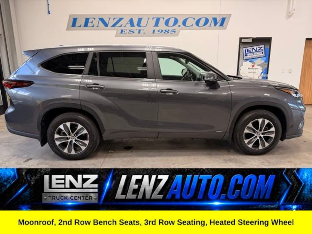 Used 2024 Toyota Highlander Hybrid XLE AWD SUV
