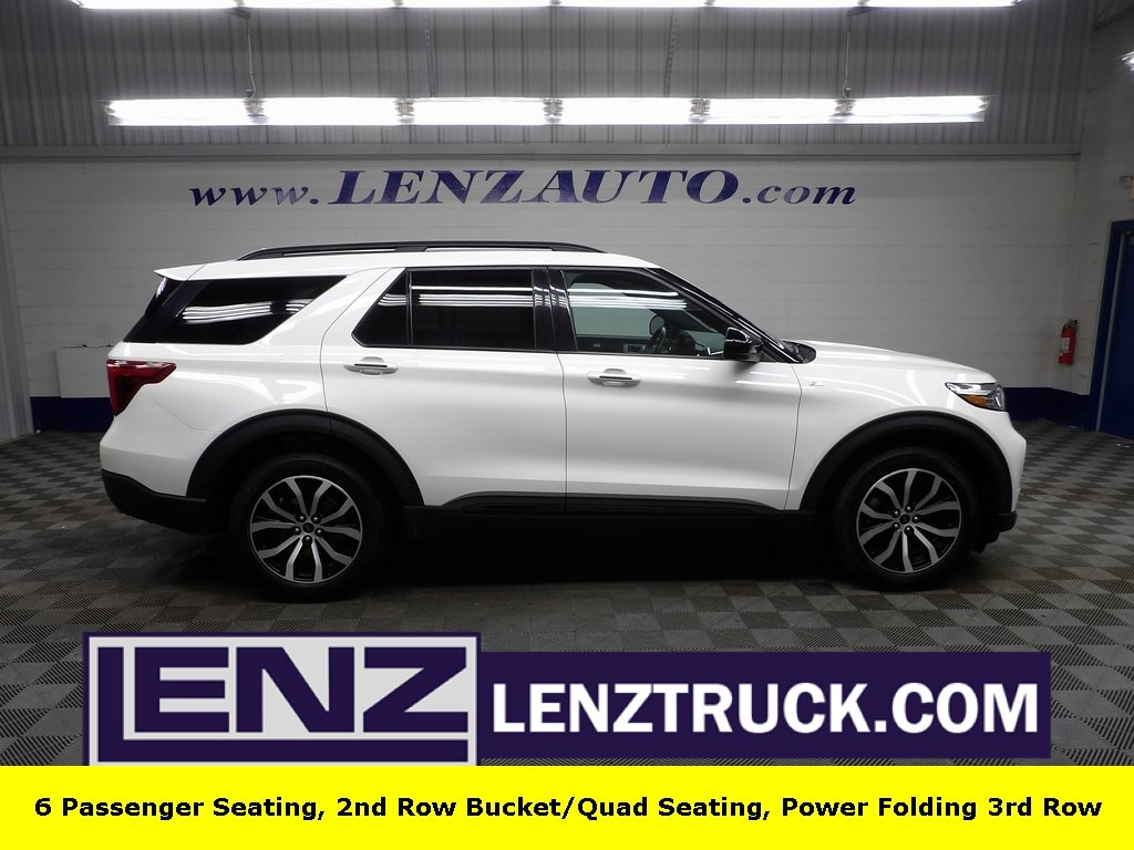 2023 Ford Explorer ST-LINE's photo