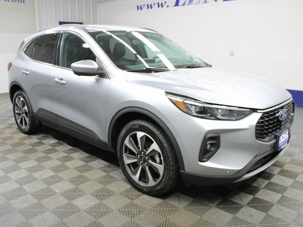 2024 Ford Escape Platinum photo 3