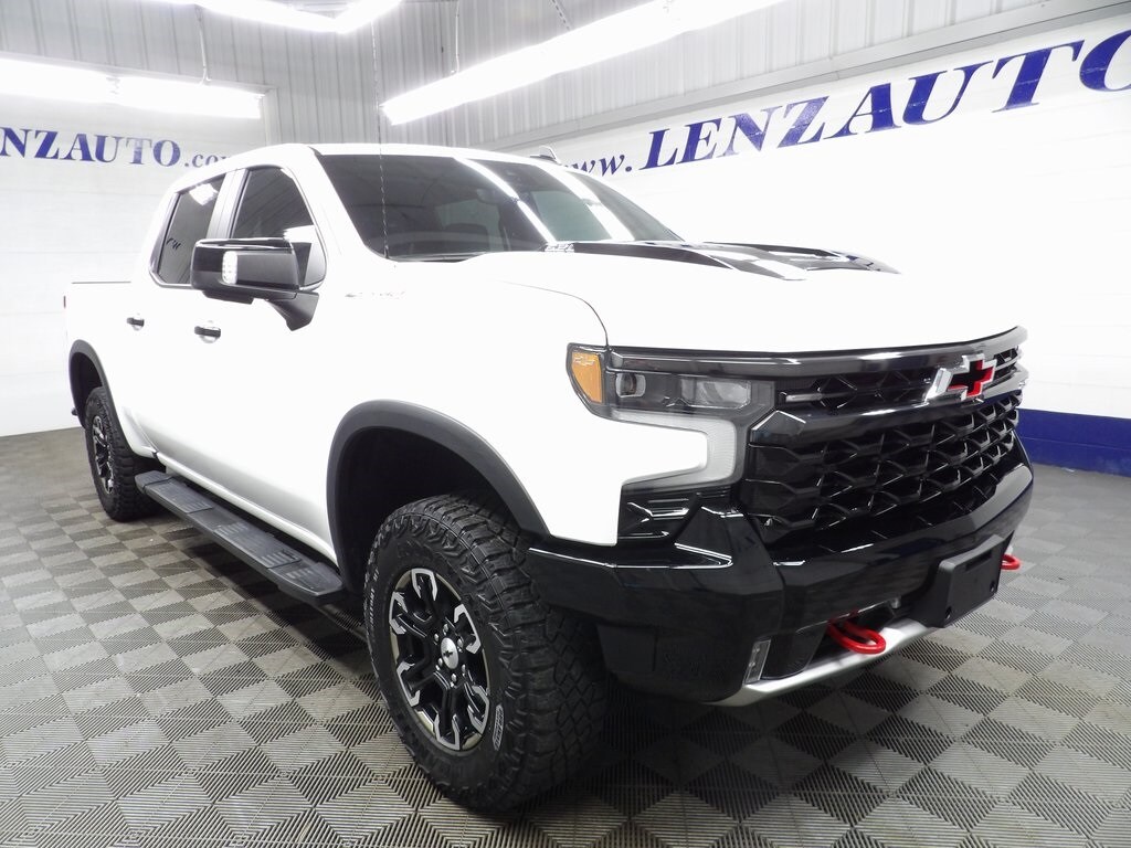 2024 Chevrolet Silverado 1500 ZR2 photo 3