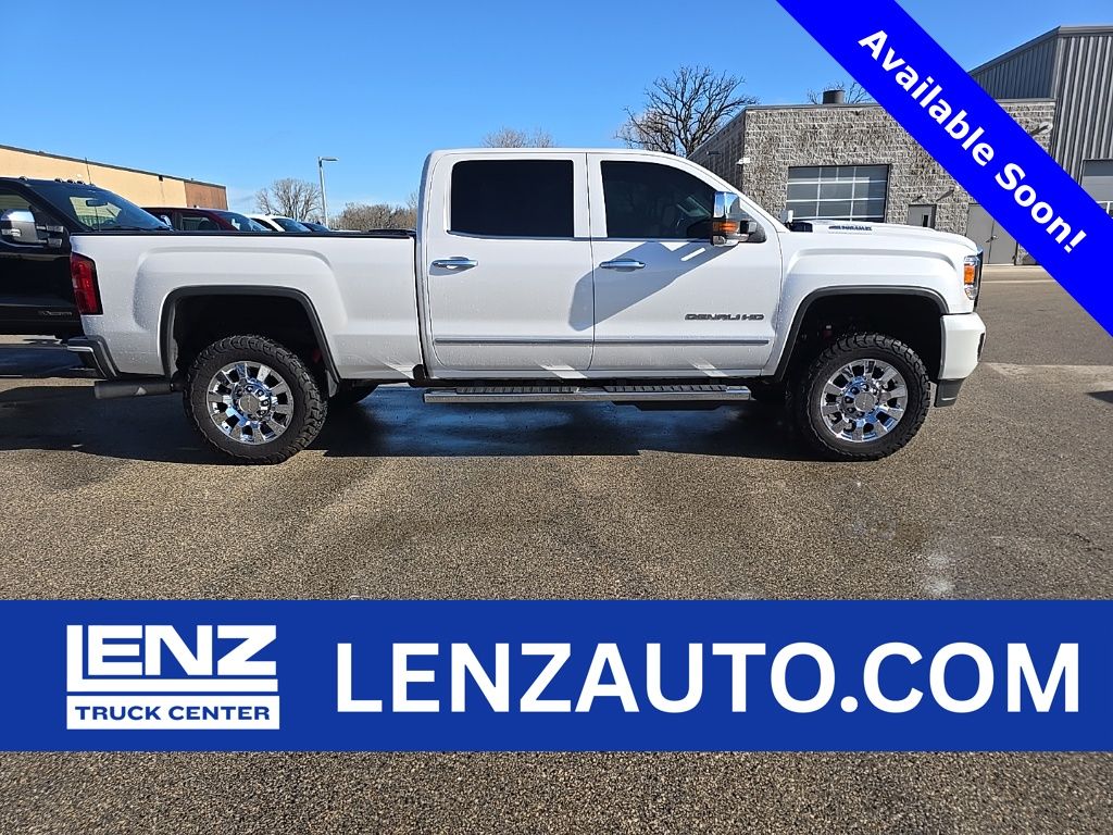 2018 GMC Sierra 4WD Crew Cab Standard Box Denali's photo