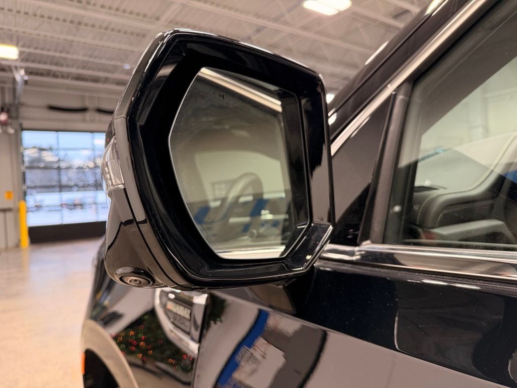 2023 GMC Yukon SLT - Photo 20