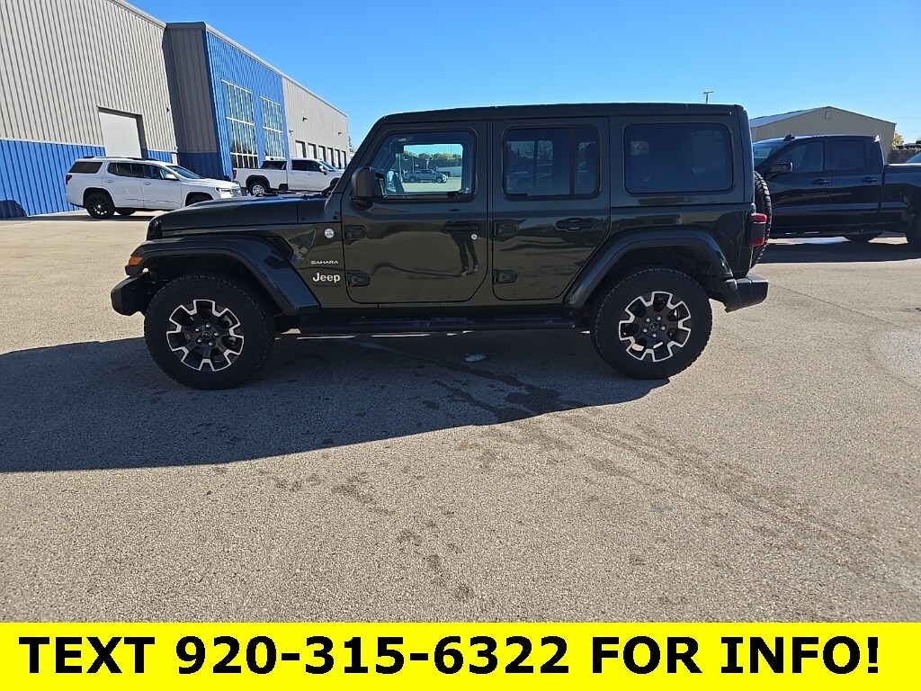 2024 Jeep Wrangler Sahara photo 3