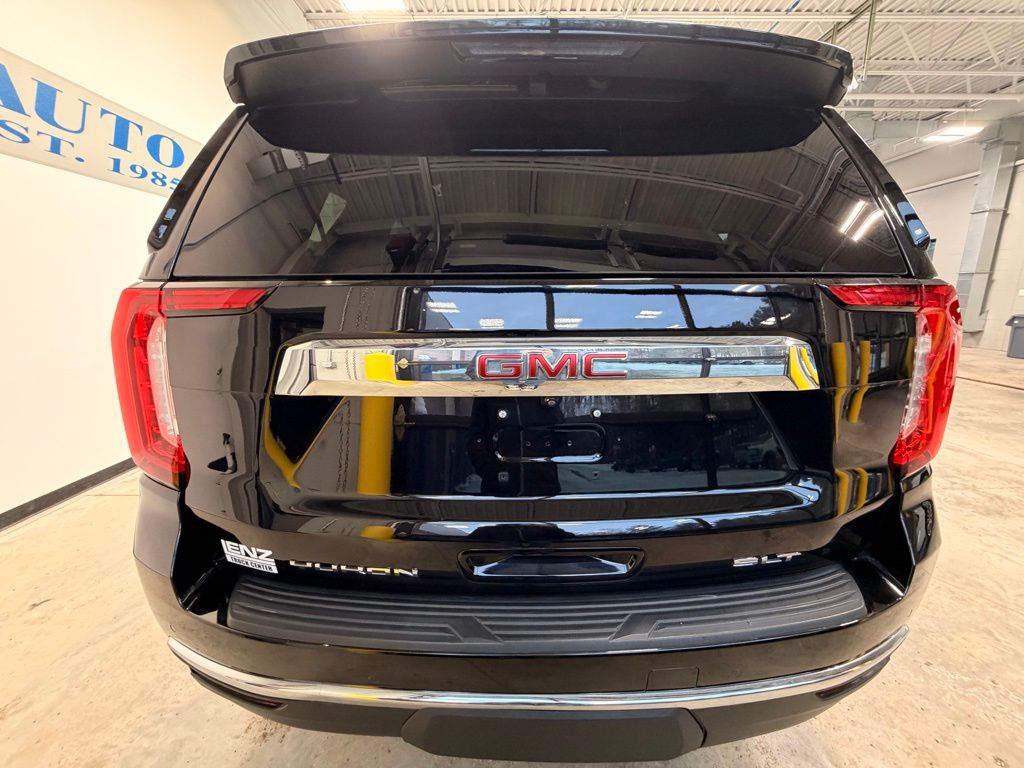 2023 GMC Yukon SLT - Photo 6