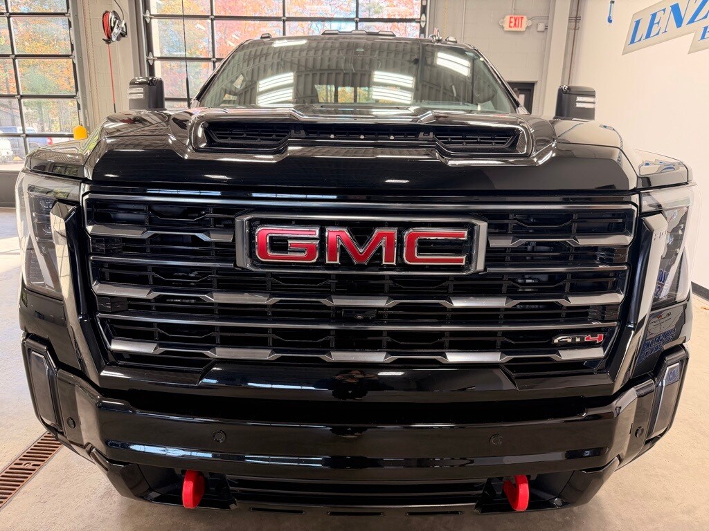 Used 2024 GMC Sierra 2500HD 4x4 Crew Cab AT4 Truck