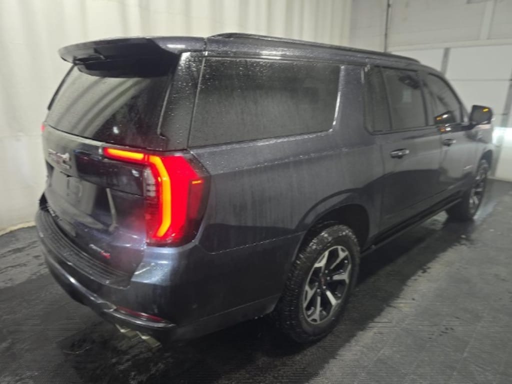 Used 2025 GMC Yukon XL AT4 4WD SUV