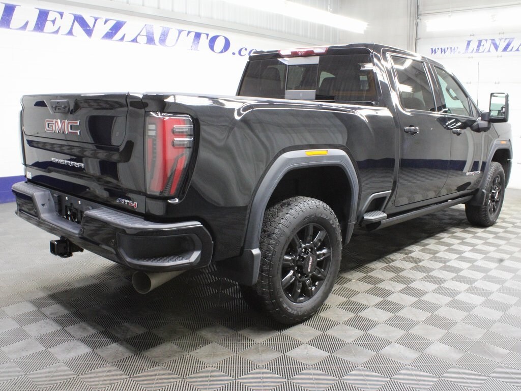2024 Gmc Sierra HD AT4 photo 3