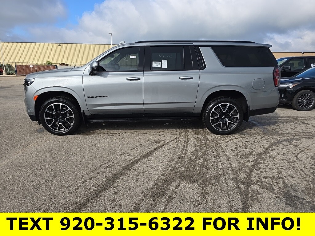 2024 Chevrolet Suburban RST photo 3