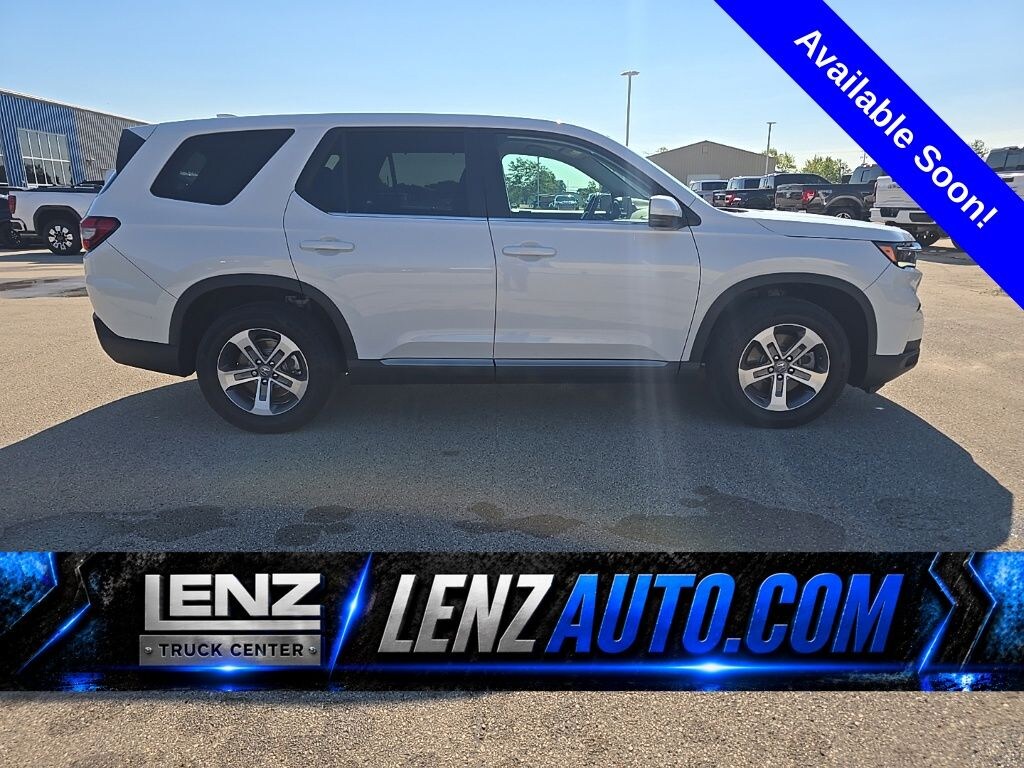 Used 2024 Honda Pilot EX-L AWD SUV