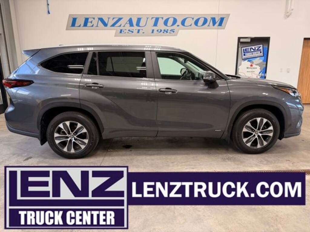 Used 2024 Toyota Highlander Hybrid XLE SUV