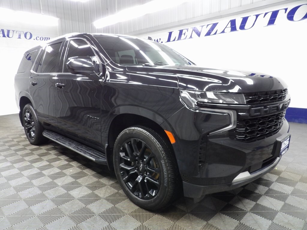 2023 Chevrolet Tahoe LS photo 2
