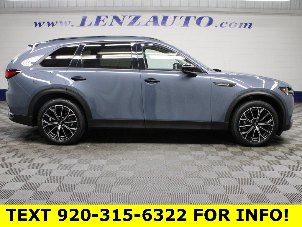 2025 Mazda CX-70 Premium photo 2