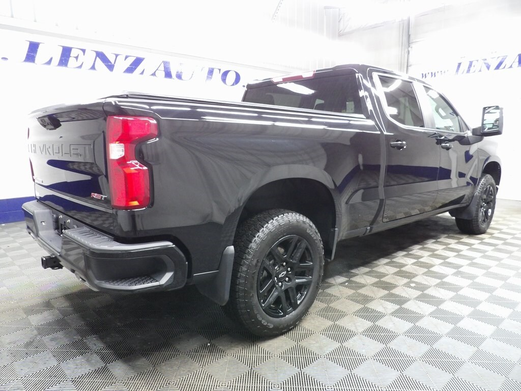 2024 Chevrolet Silverado 1500 RST photo 4
