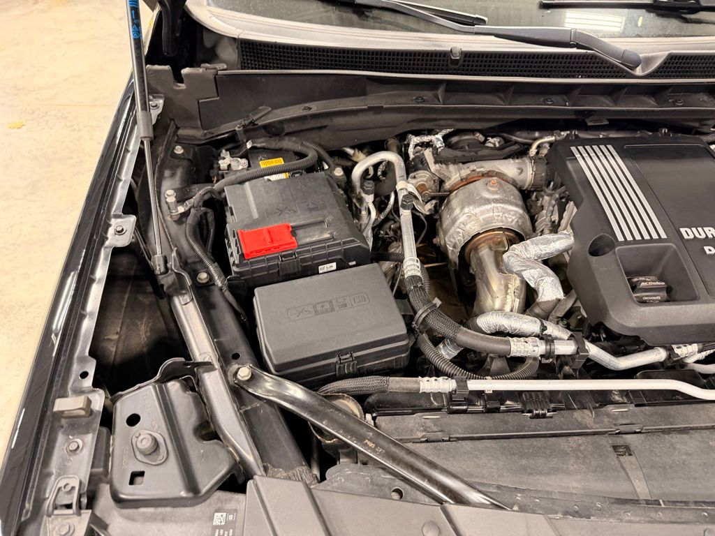 2023 GMC Yukon SLT - Photo 31