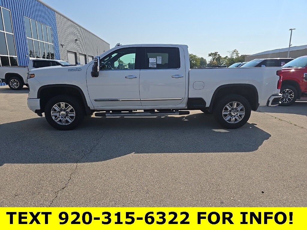 2024 Chevrolet Silverado 2500HD High Country photo 3