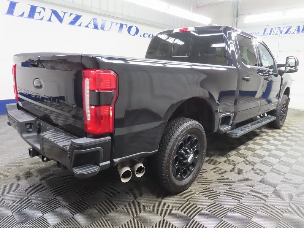 Used 2023 Ford F-250SD 4x4 Crew Cab Lariat Truck