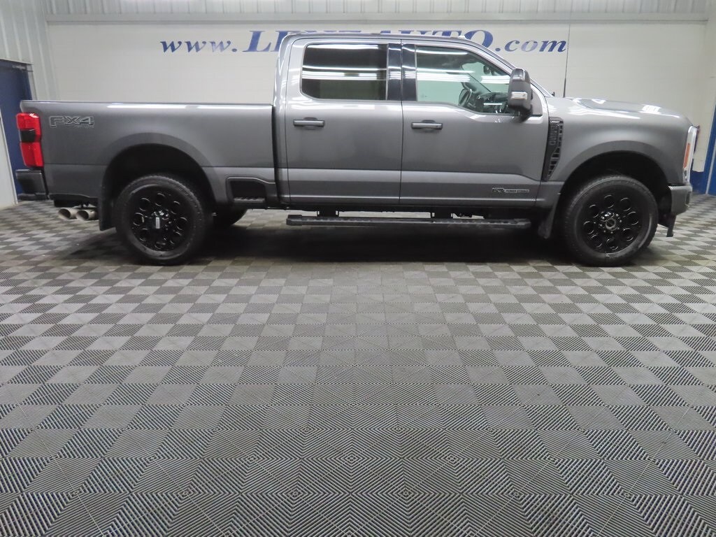 2023 Ford F-250 photo 2
