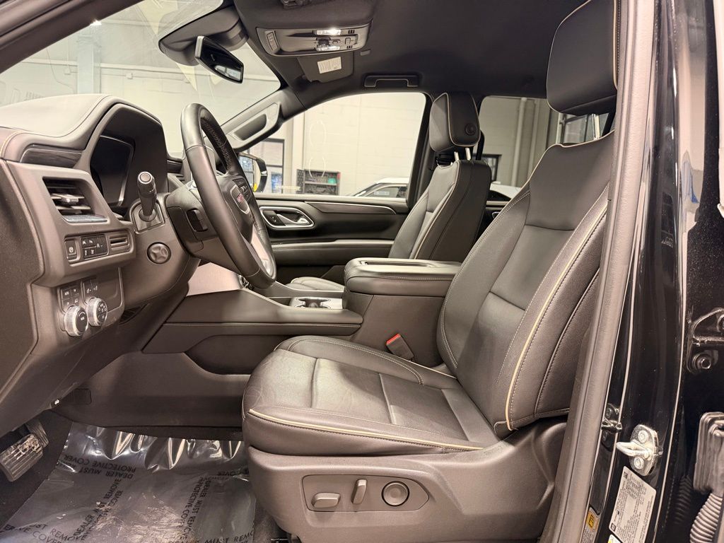 2023 GMC Yukon SLT - Photo 24