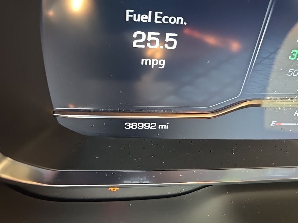 2023 GMC Yukon SLT - Photo 35