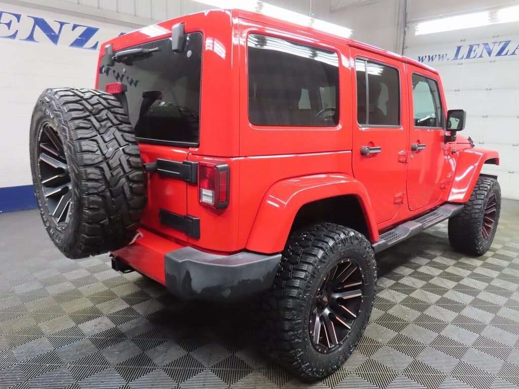 2017 Jeep Wrangler Unlimited Sahara photo 4