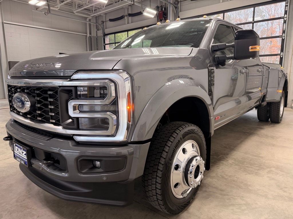Used 2025 Ford F-450SD DRW Truck
