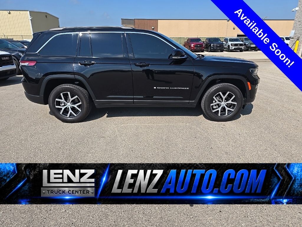 Used 2024 Jeep Grand Cherokee Limited 4WD SUV