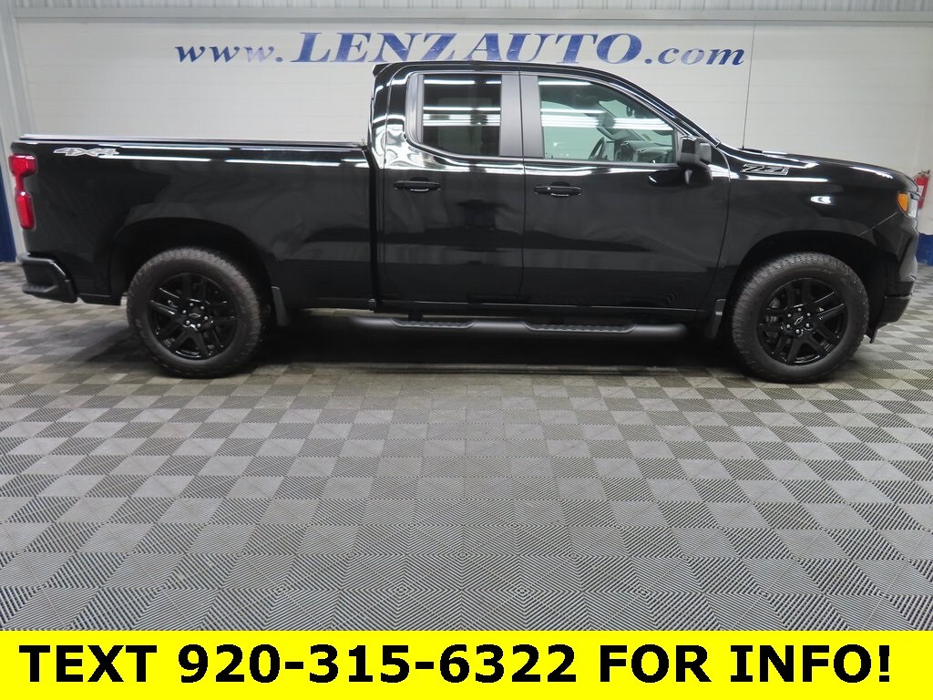 2024 Chevrolet Silverado 1500 RST photo 2