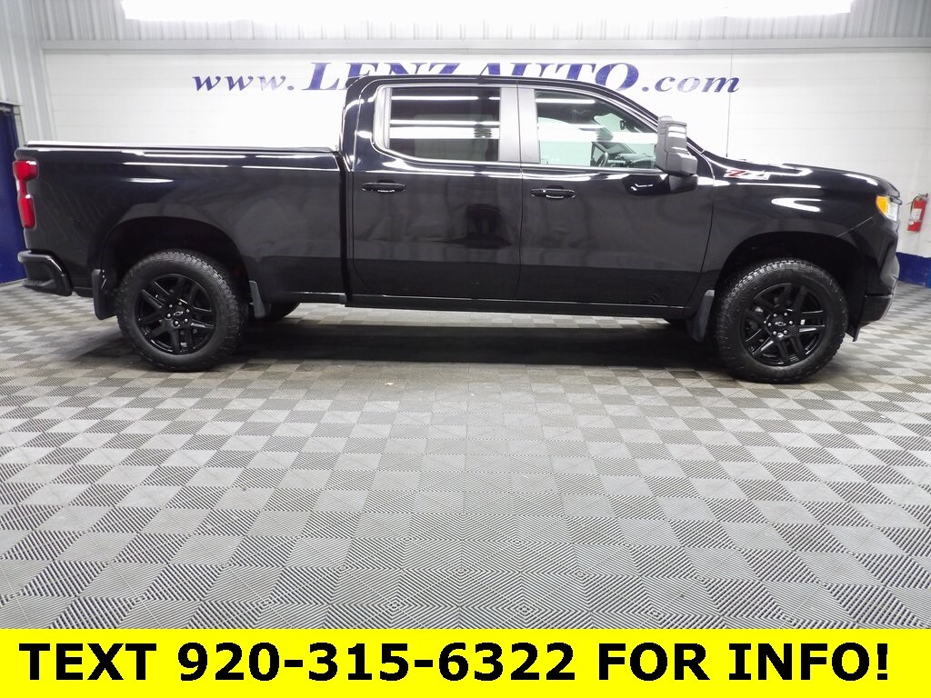 2024 Chevrolet Silverado 1500 RST photo 2