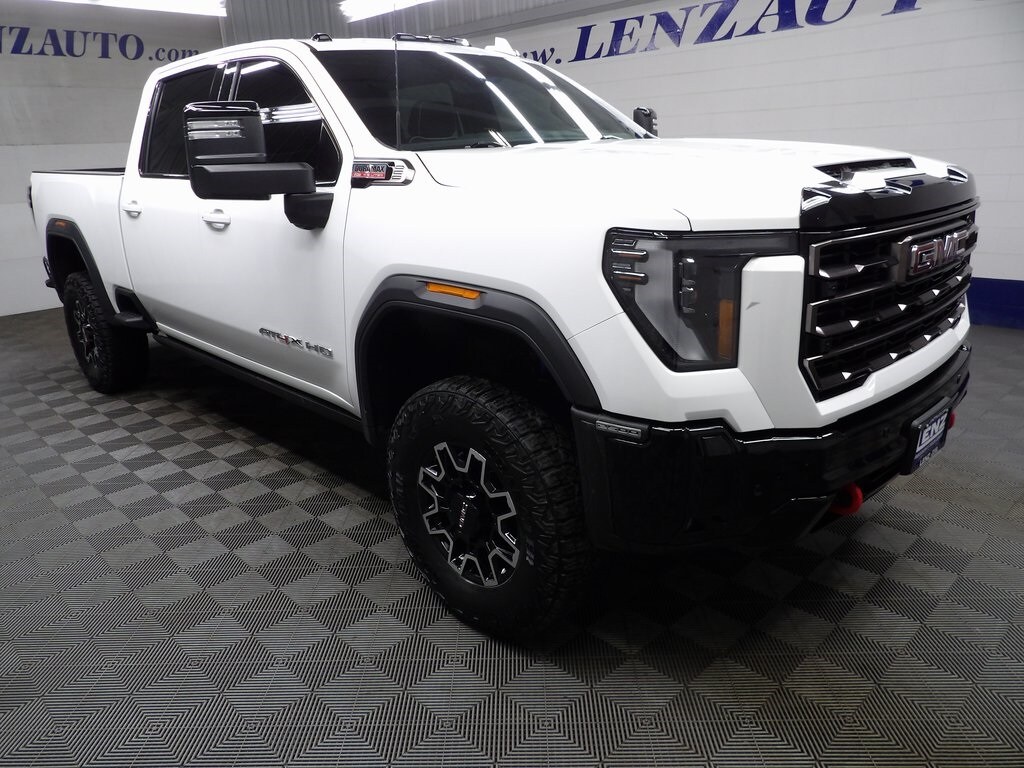 2025 Gmc Sierra HD AT4X photo 3