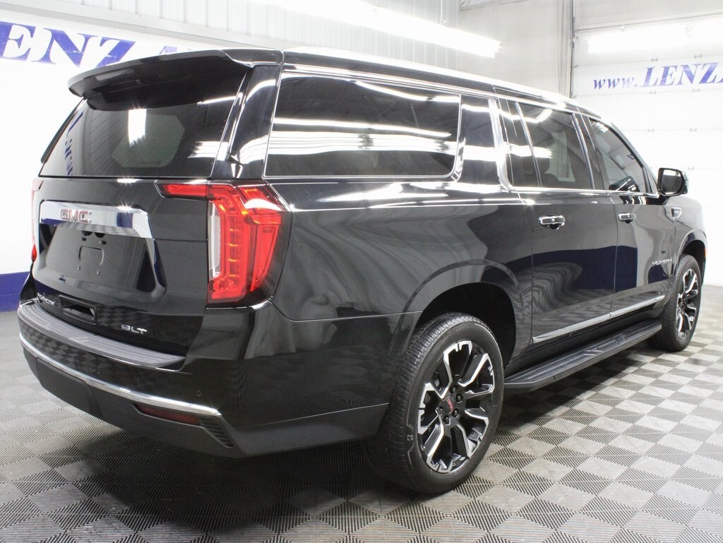 2023 Gmc Yukon XL SLT photo 3