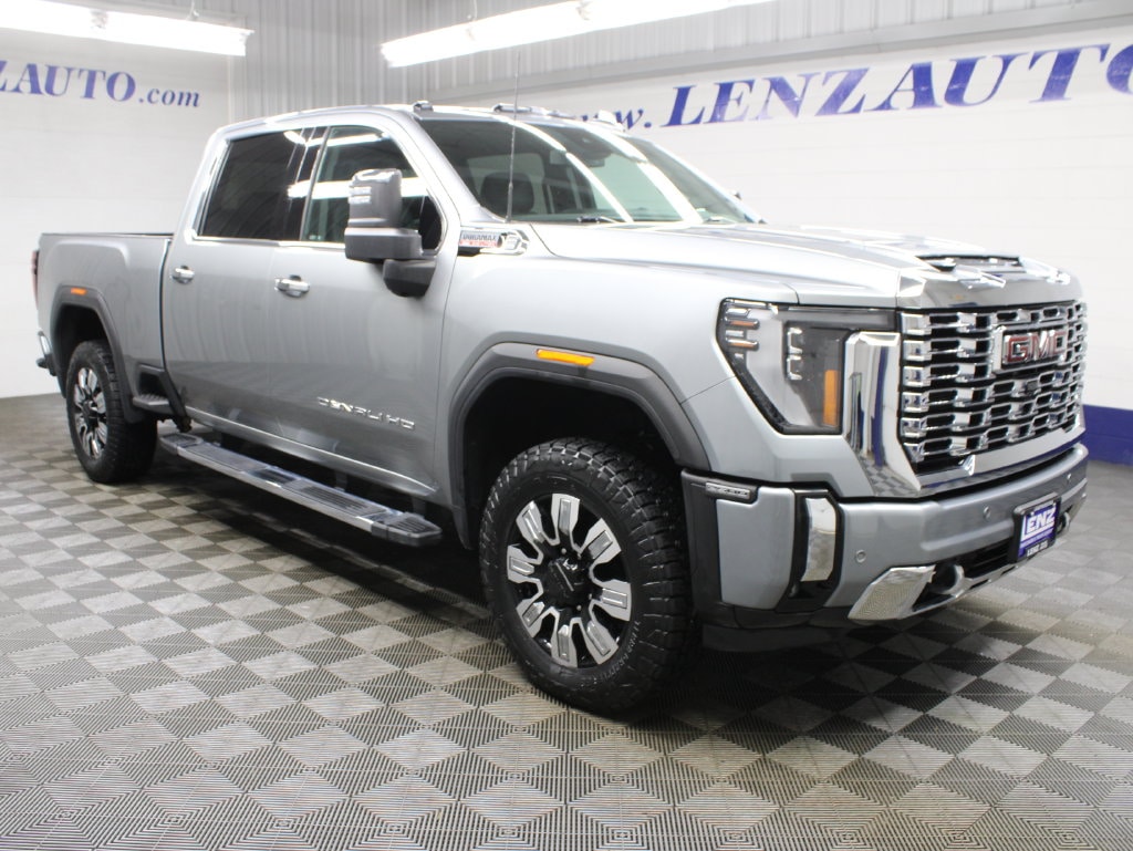 Used 2025 GMC Sierra 2500HD 4x4 Crew Cab Denali Truck