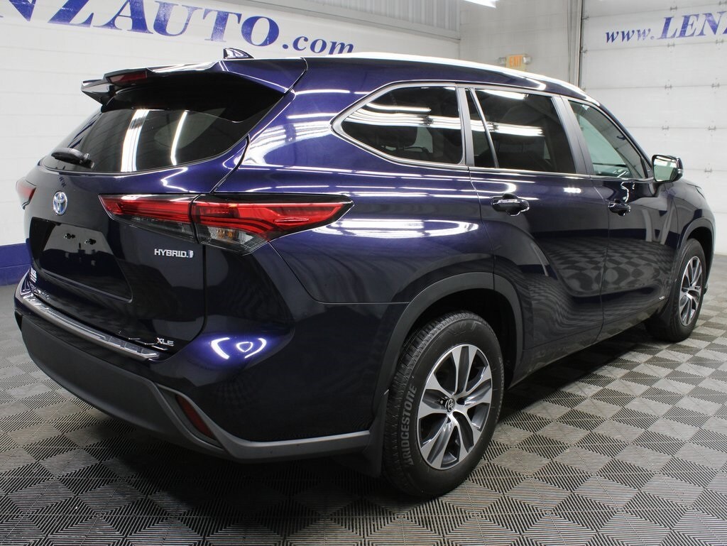 2023 Toyota Highlander Hybrid XLE photo 4