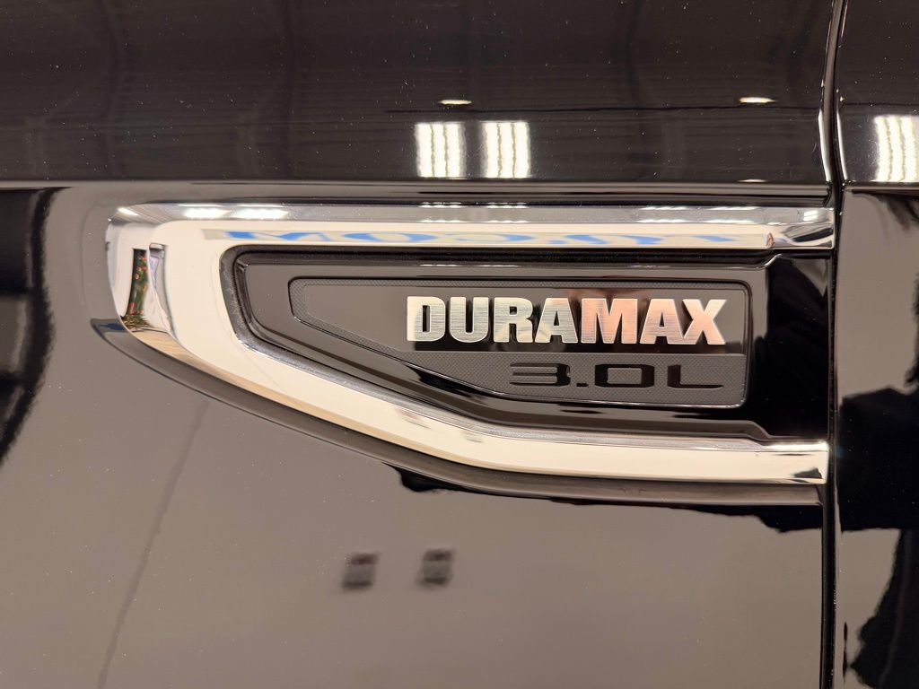 2023 GMC Yukon SLT - Photo 19