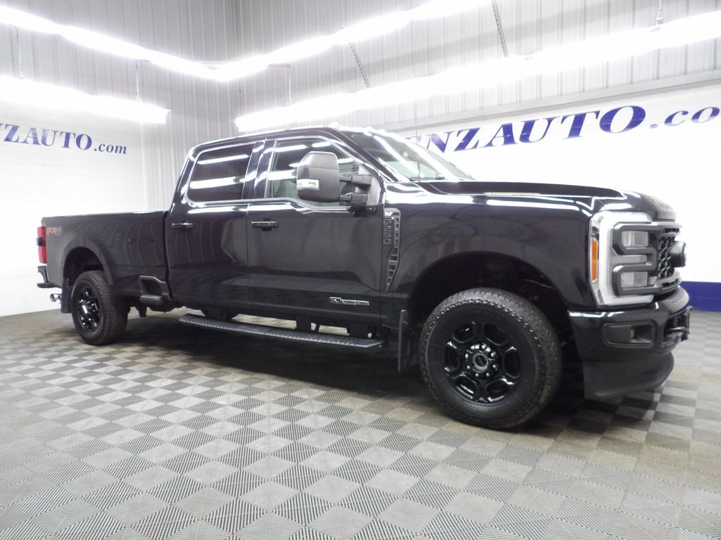 Used 2023 Ford F-250SD 4x4 Crew Cab XLT Truck