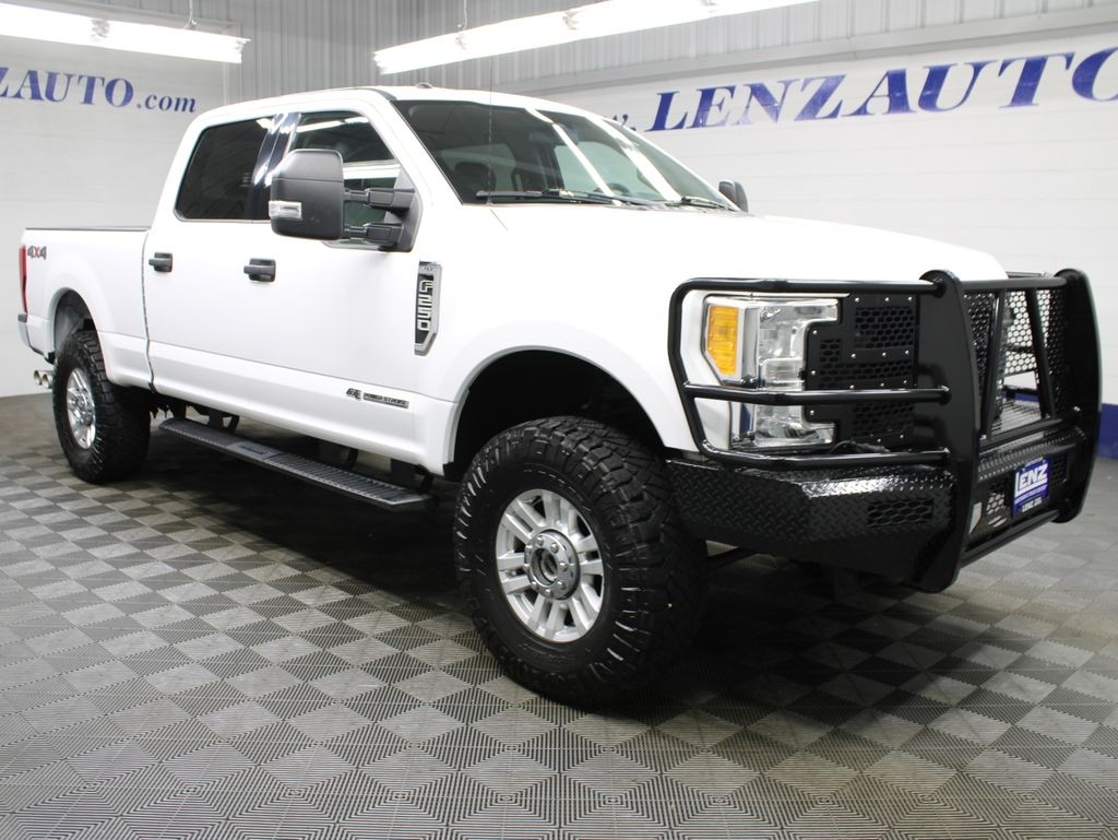 Used 2017 Ford F-250SD 4x4 Crew Cab XLT Truck