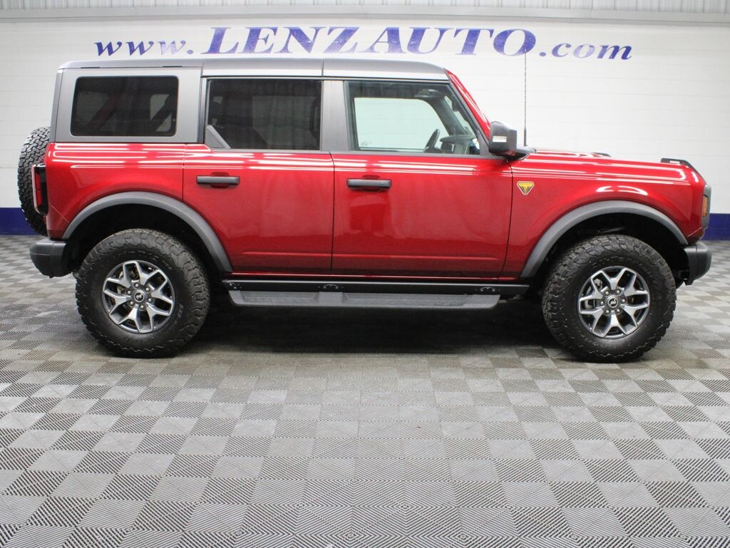 Used 2025 Ford Bronco Badlands 4WD SUV