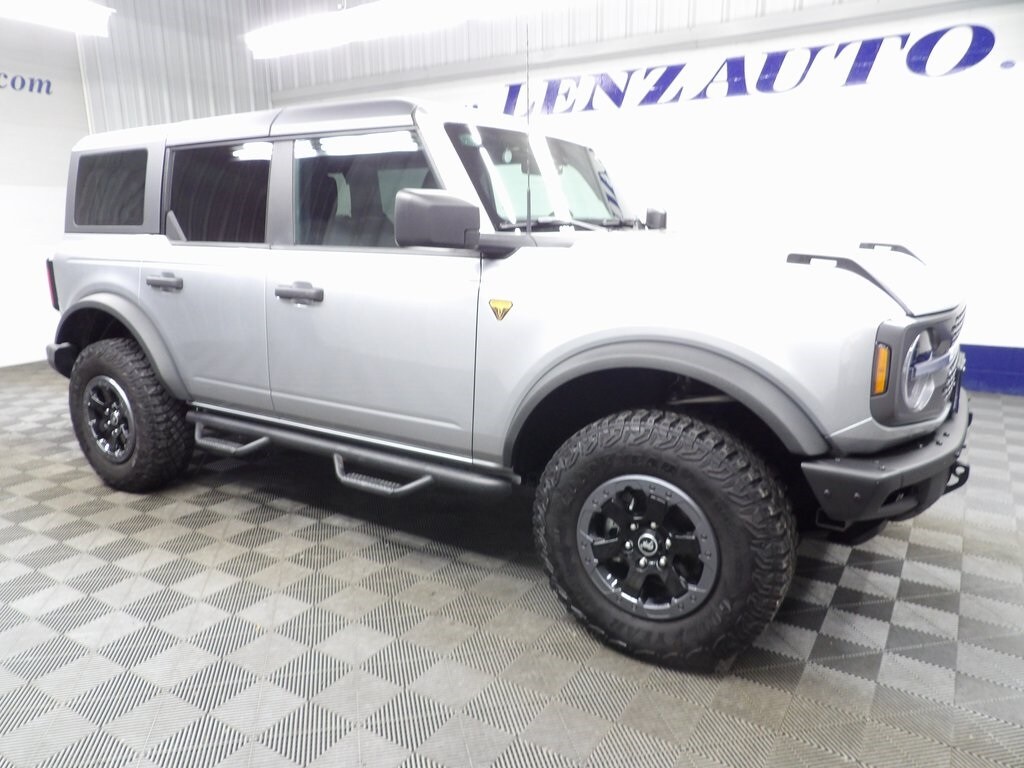 2021 Ford Bronco Badlands photo 2