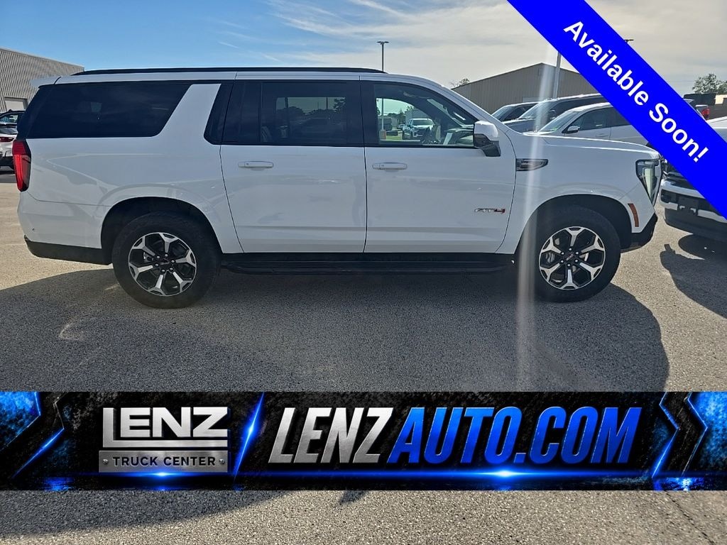 Used 2025 GMC Yukon XL AT4 4WD SUV
