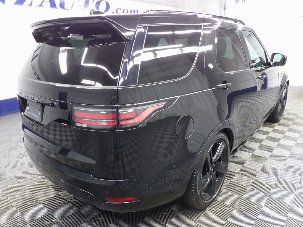 2024 Land Rover Discovery P360 Dynamic SE photo 3