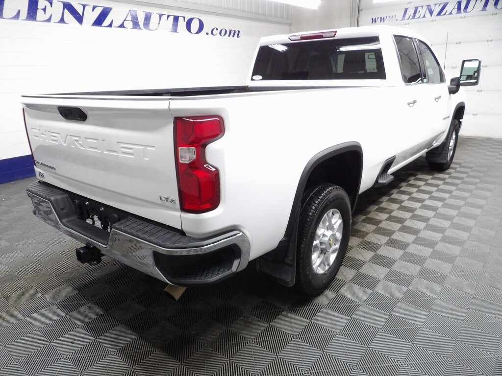 2022 Chevrolet Silverado 3500HD LTZ photo 2